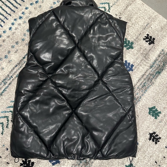 Abercrombie & Fitch black quilted faux leather vest - Picture 2 of 2